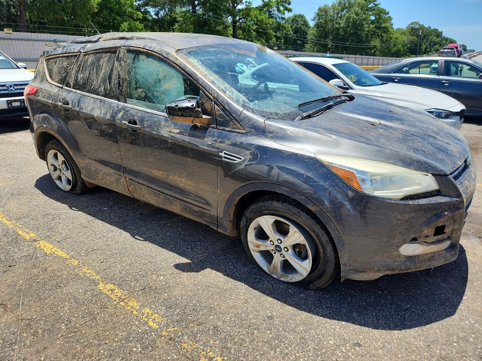 61168886 :رقم المزاد ، 1FMCU9G97GUA00165 vin ، 2016 Ford Escape مزاد بيع