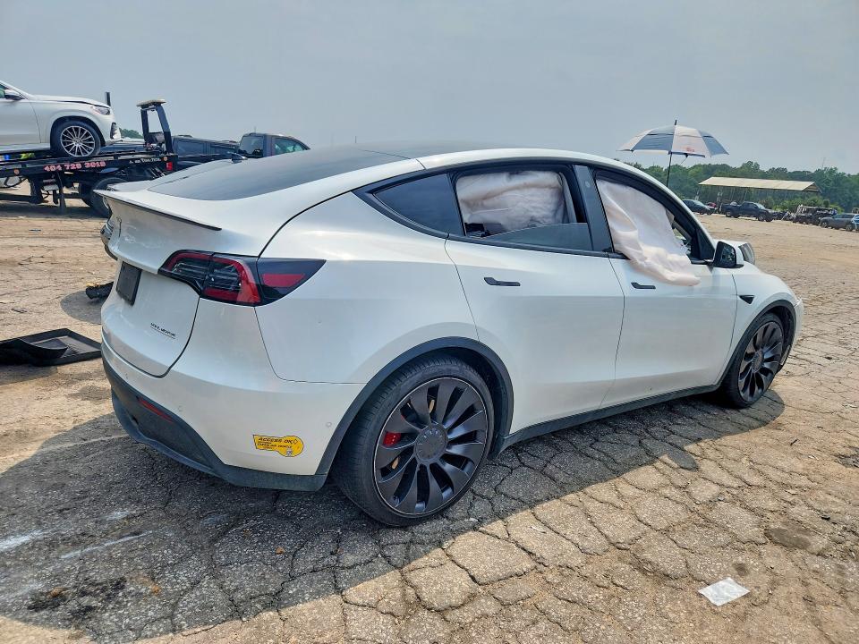 62300156 :رقم المزاد ، 7SAYGDEF6NF438360 vin ، 2022 Tesla Model Y مزاد بيع