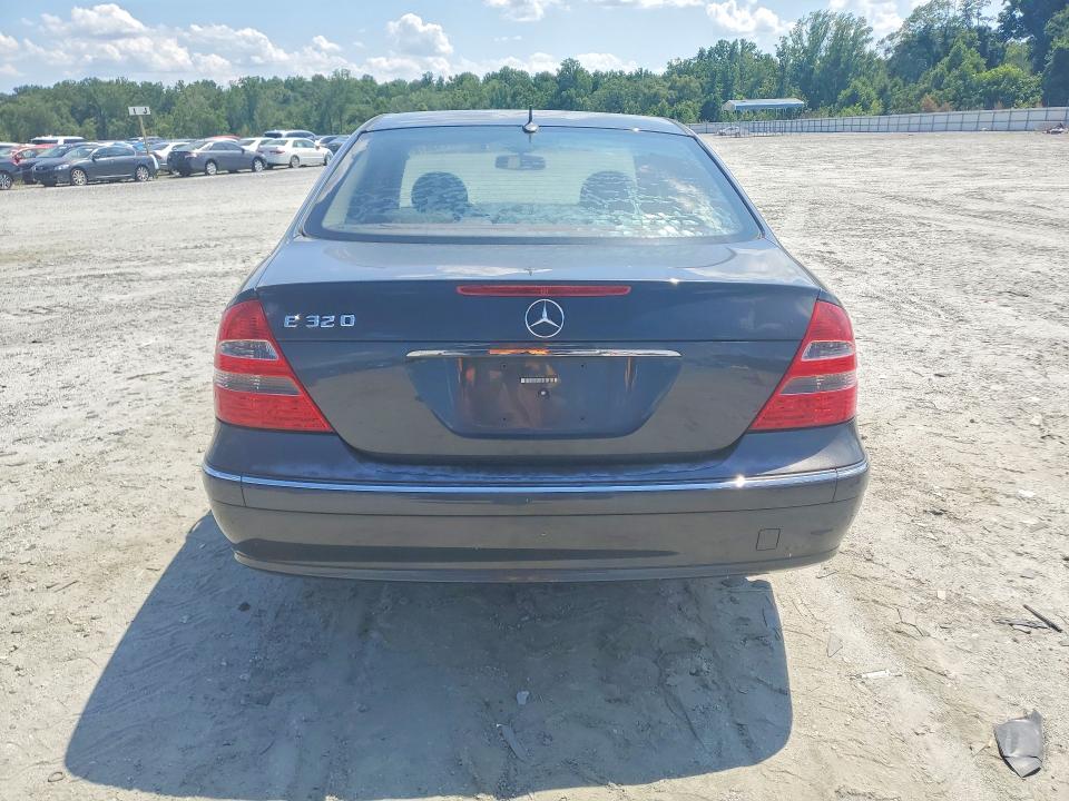 60299576 :رقم المزاد ، WDBUF65J64A488406 vin ، 2004 Mercedes-benz E مزاد بيع