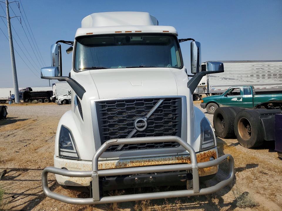 2020 Volvo Vnr მანქანა იყიდება აუქციონზე, vin: 4V4WC9EG5LN266587, აუქციონის ნომერი: 60865956