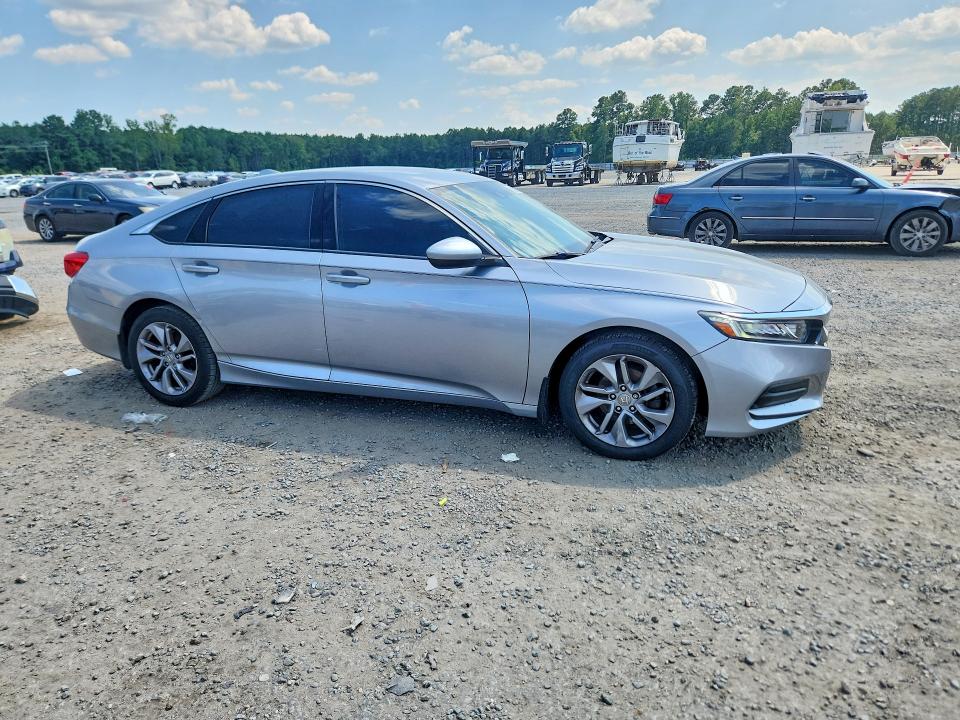 Продажа на аукционе авто 2018 Honda Accord, vin: 1HGCV1F18JA040831, номер лота: 61396386