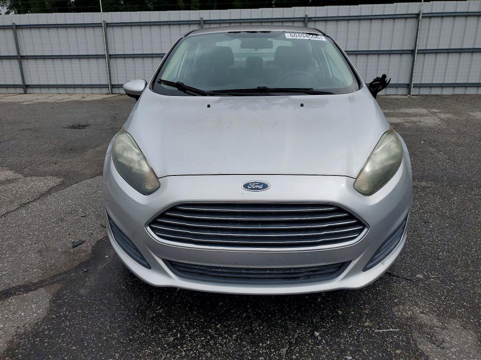 60494506 :رقم المزاد ، 3FADP4BJ9JM108244 vin ، 2018 Ford Fiesta مزاد بيع