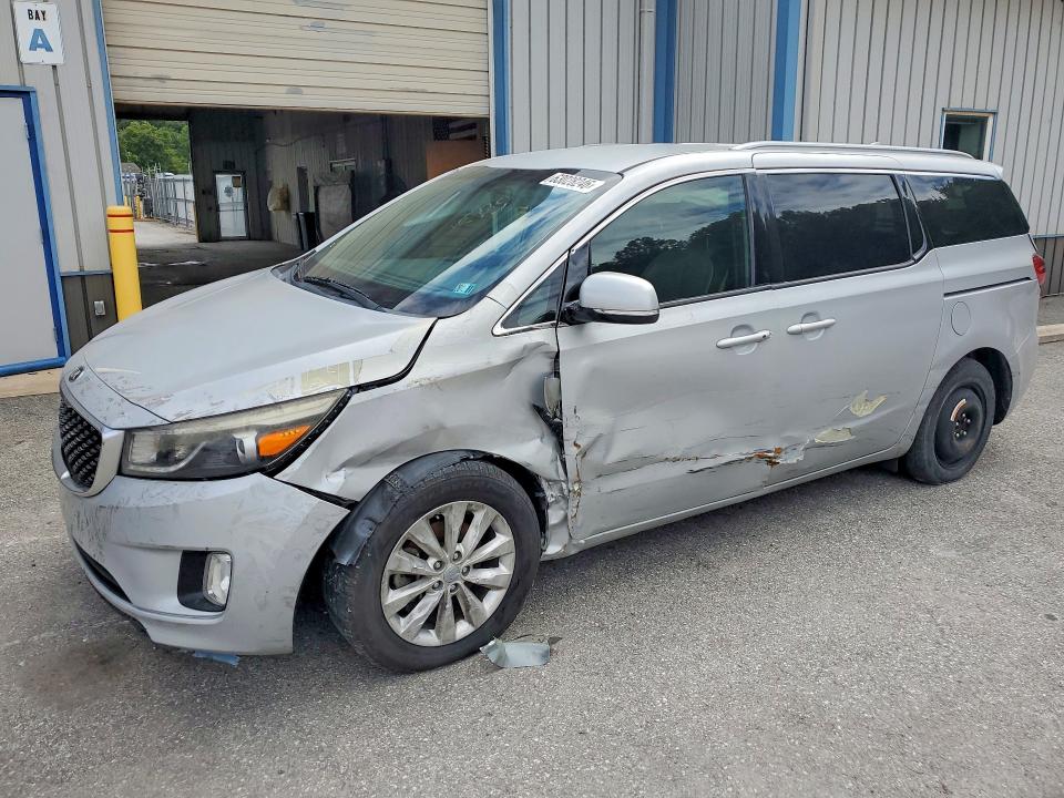 63028246 :رقم المزاد ، KNDMC5C13F6022719 vin ، 2015 Kia Sedona مزاد بيع