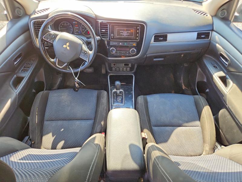 62229756 :رقم المزاد ، JA4AZ3A35JZ054566 vin ، 2018 Mitsubishi Outlander مزاد بيع