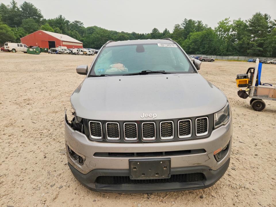 60738976 :رقم المزاد ، 3C4NJDBB0HT646520 vin ، 2017 Jeep Compass مزاد بيع