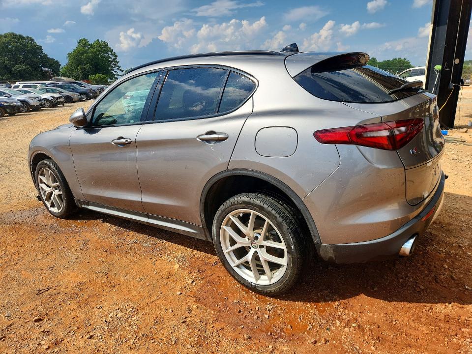 Продаж на аукціоні авто 2018 Alfa Romeo Stelvio, vin: ZASFAKNN8J7B69674, номер лоту: 60122216