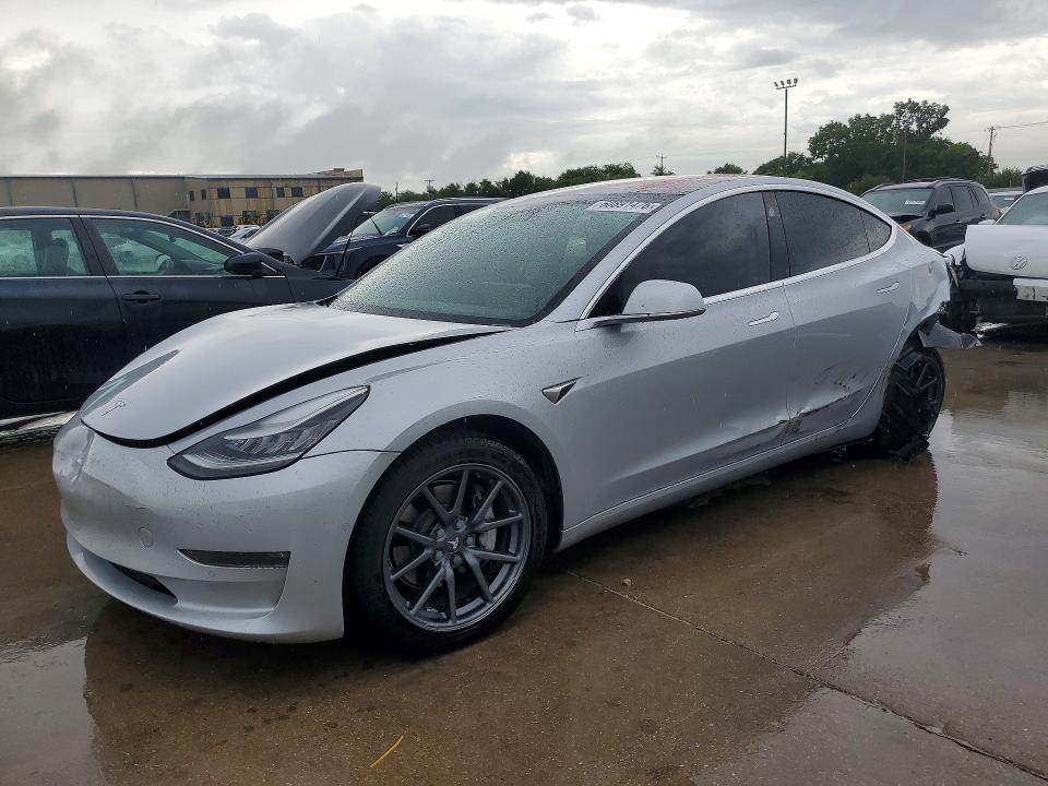 60891476 :رقم المزاد ، 5YJ3E1EB1JF094214 vin ، 2018 Tesla Model 3 مزاد بيع