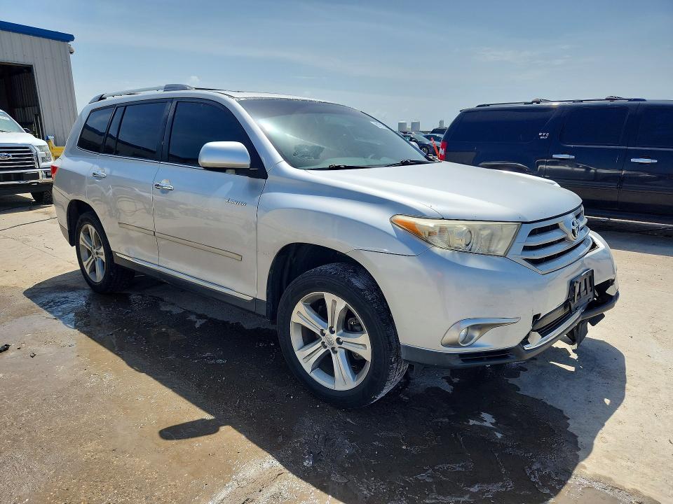 61713616 :رقم المزاد ، 5TDYK3EH8BS045393 vin ، 2011 Toyota Highlander مزاد بيع