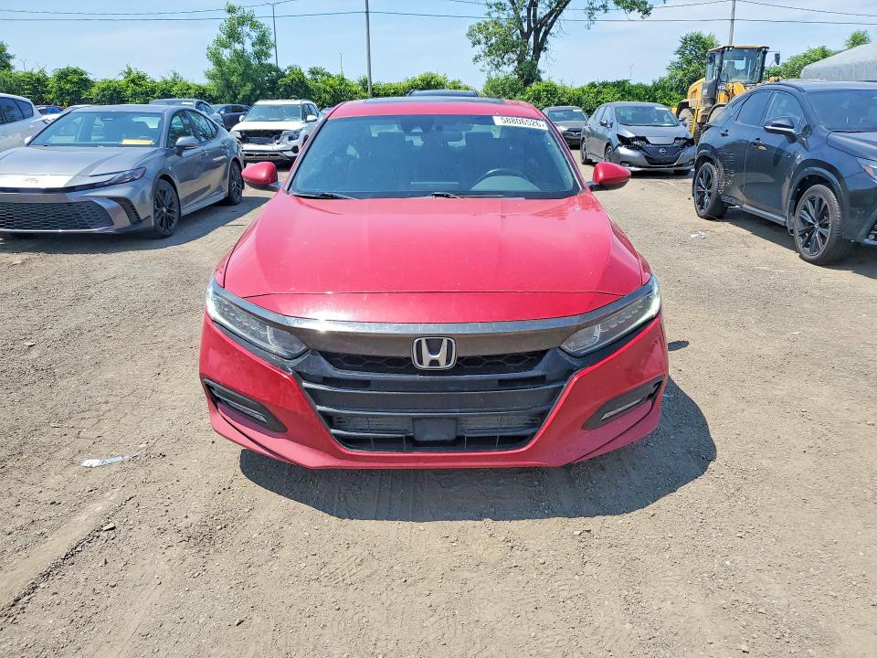 58806526 :رقم المزاد ، 1HGCV1E30JA801676 vin ، 2018 Honda Accord مزاد بيع