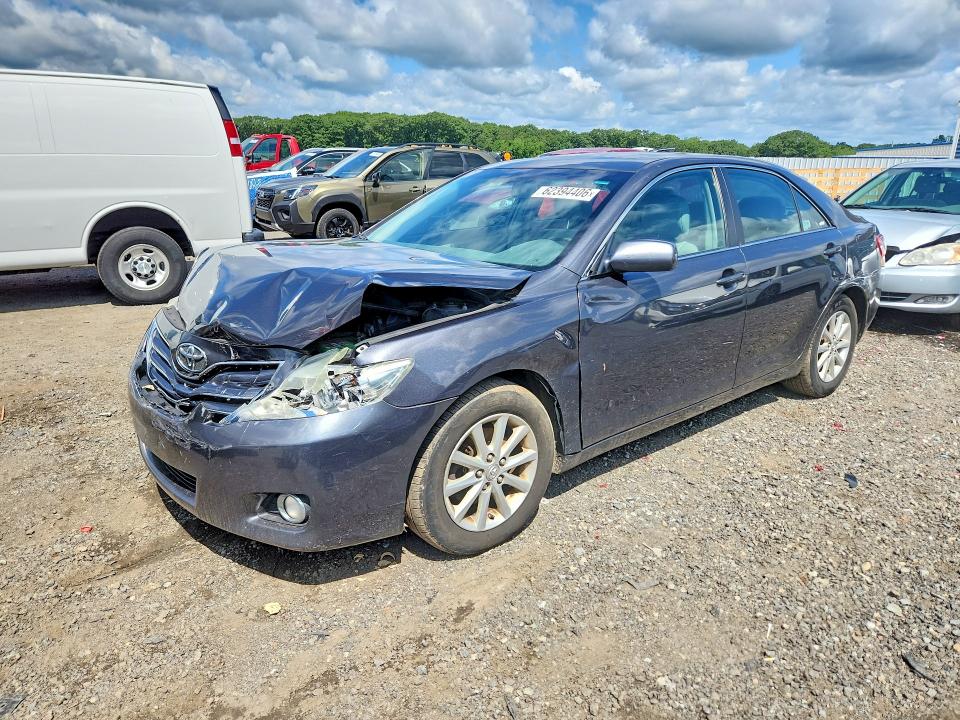 62394406 :رقم المزاد ، 4T1BF3EK4BU137095 vin ، 2011 Toyota Camry مزاد بيع