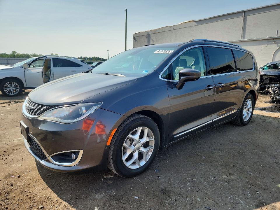 Продажа на аукционе авто 2018 Chrysler Pacifica, vin: 2C4RC1EG7JR157882, номер лота: 61043676