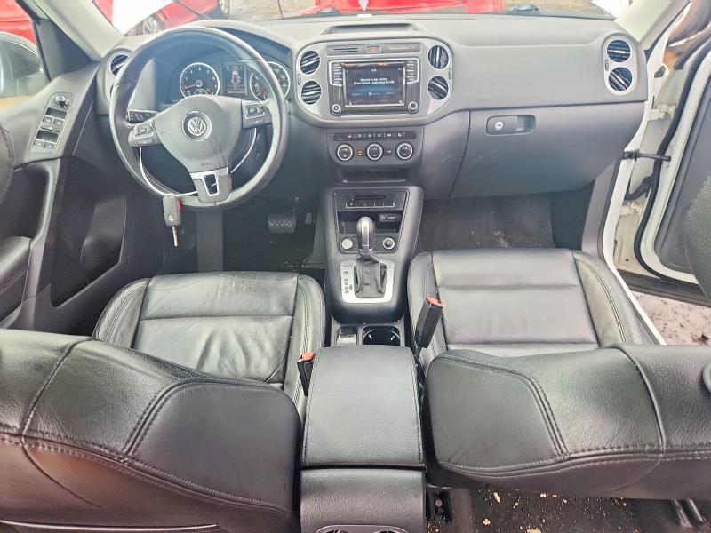 61894756 :رقم المزاد ، WVGUV7AX4HW506569 vin ، 2017 Volkswagen Tiguan مزاد بيع