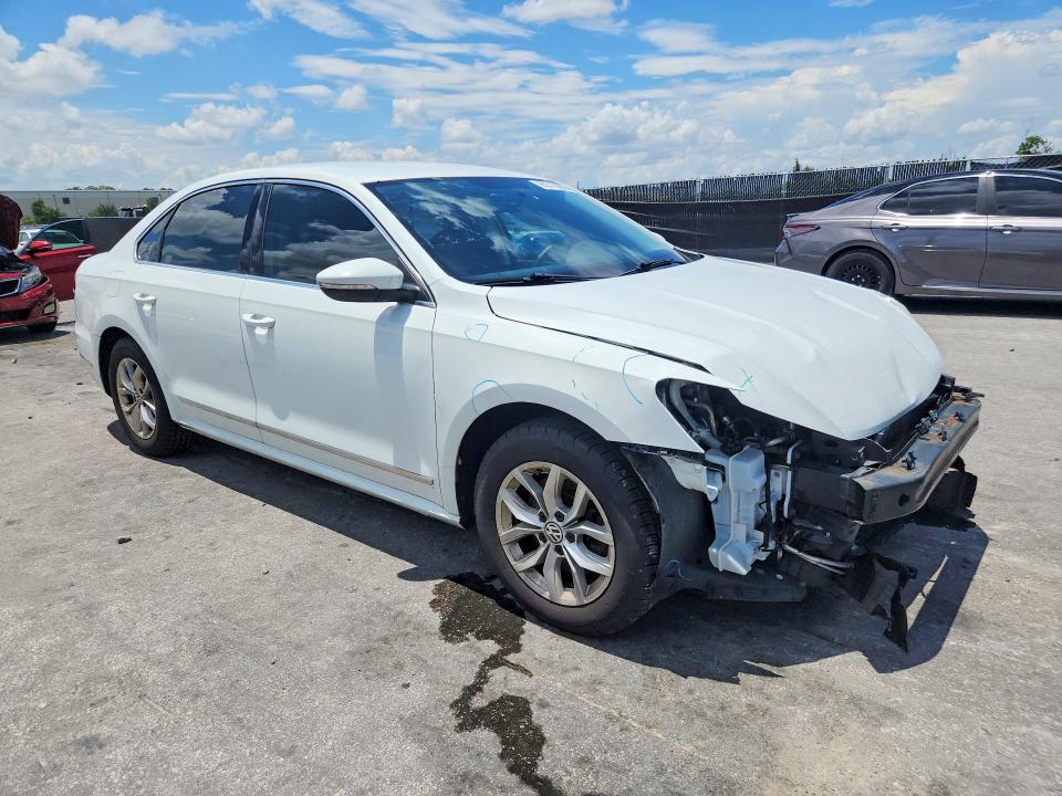 Продажа на аукционе авто 2017 Volkswagen Passat, vin: 1VWAT7A33HC002703, номер лота: 60312896