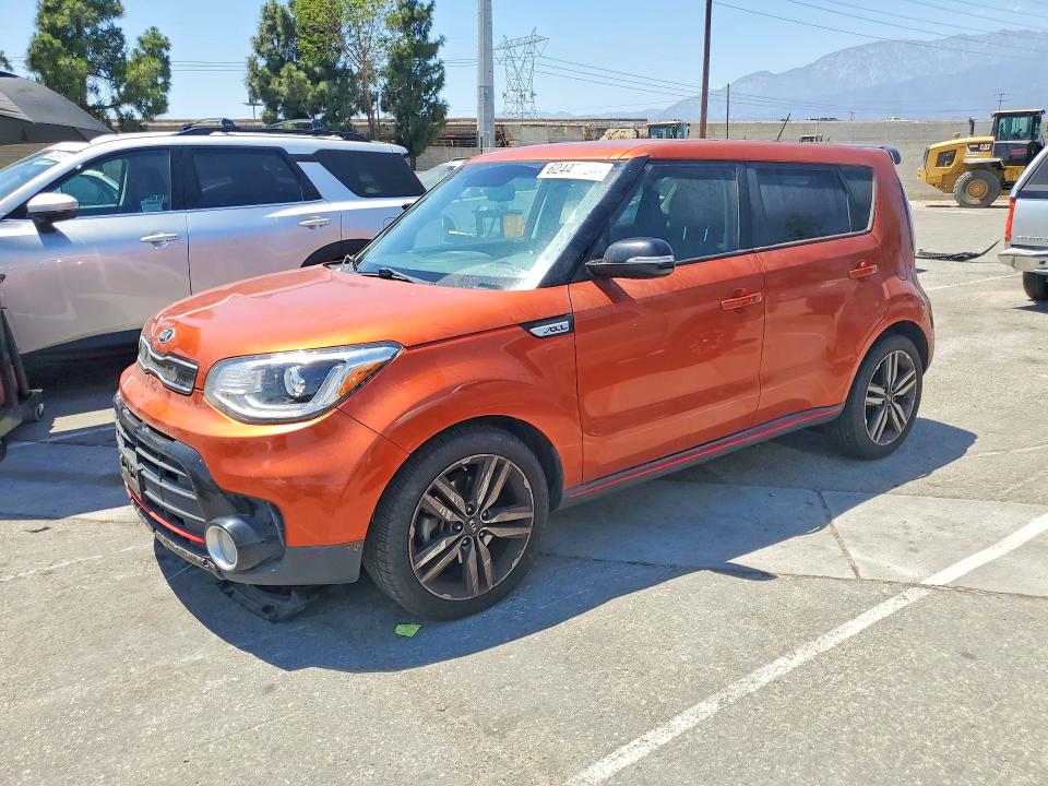 62445096 :رقم المزاد ، KNDJX3AA9J7572427 vin ، 2018 Kia Soul مزاد بيع