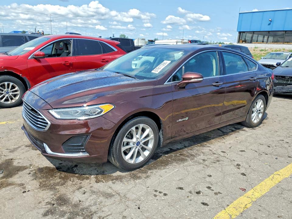 61911366 :رقم المزاد ، 3FA6P0MU7KR197406 vin ، 2019 Ford Fusion مزاد بيع