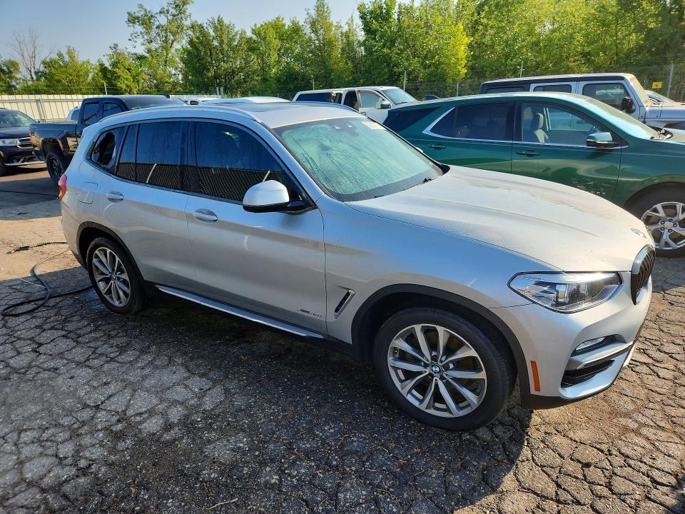 63217076 :رقم المزاد ، 5UXTR9C55JLC83687 vin ، 2018 Bmw X3 مزاد بيع