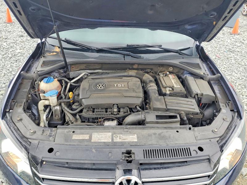 60816876 :رقم المزاد ، 1VWAT7A30FC048941 vin ، 2015 Volkswagen Passat مزاد بيع