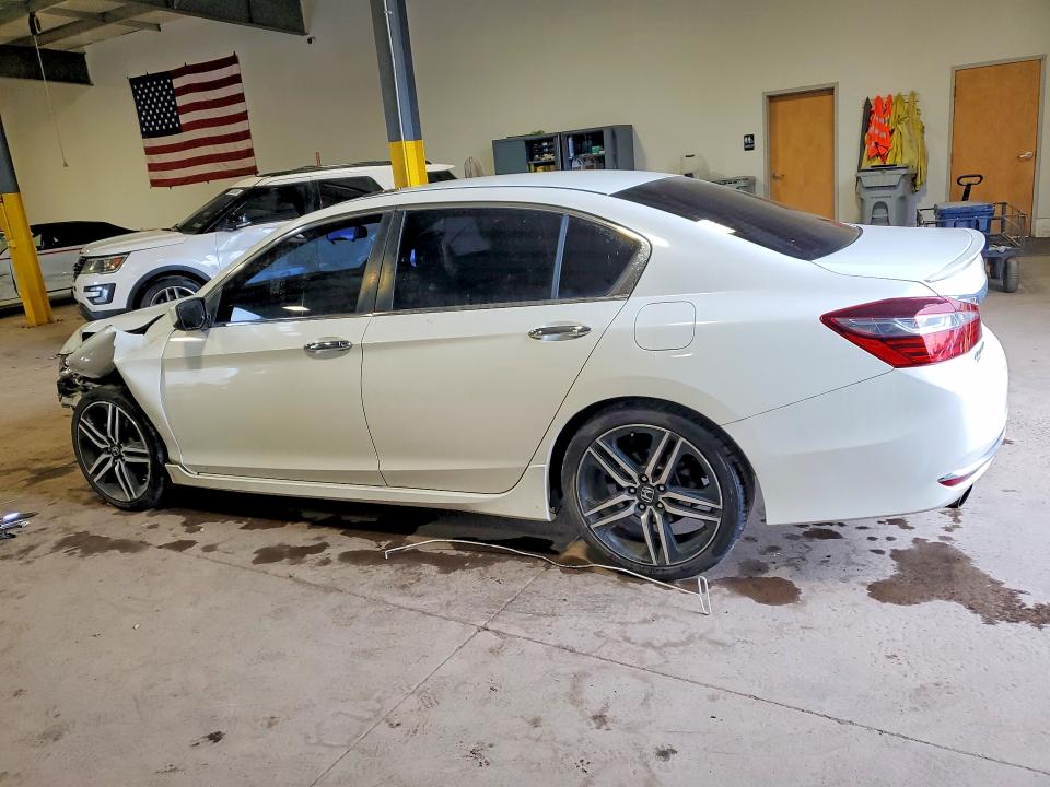 61911716 :رقم المزاد ، 1HGCR2F5XGA201153 vin ، 2016 Honda Accord مزاد بيع