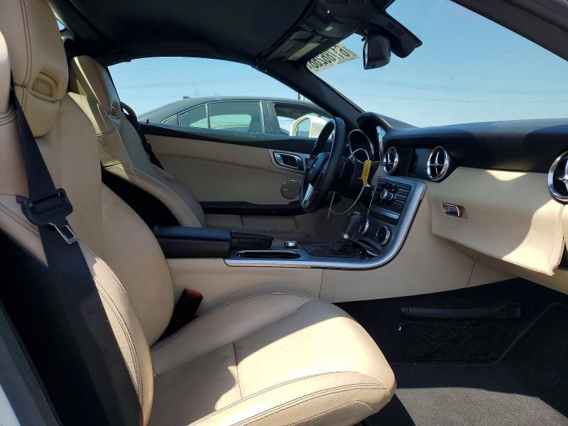 61786266 :رقم المزاد ، WDDPK4HA2DF050758 vin ، 2013 Mercedes-benz Slk مزاد بيع