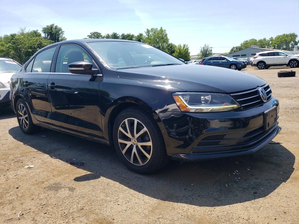 60989906 :رقم المزاد ، 3VWDB7AJ6HM373707 vin ، 2017 Volkswagen Jetta مزاد بيع