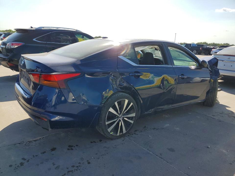 60081456 :رقم المزاد ، 1N4BL4CV1NN373871 vin ، 2022 Nissan Altima مزاد بيع