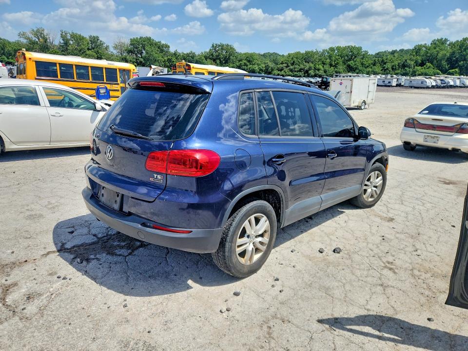 2016 Volkswagen Tiguan მანქანა იყიდება აუქციონზე, vin: WVGBV7AX2GW576299, აუქციონის ნომერი: 61721166