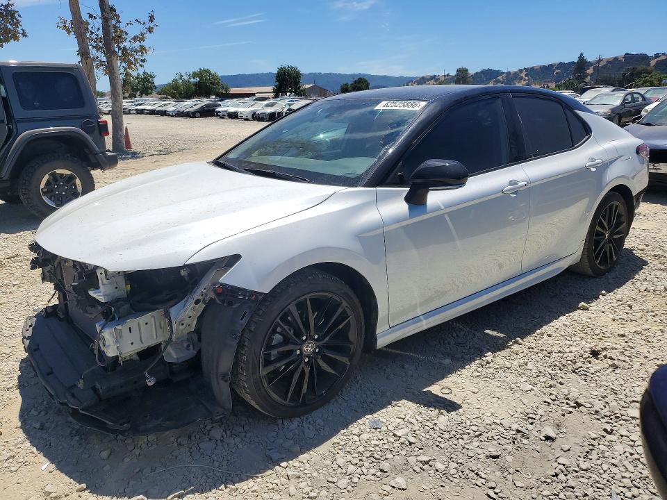Продажа на аукционе авто 2022 Toyota Camry, vin: 4T1K31AK3NU033530, номер лота: 62525886