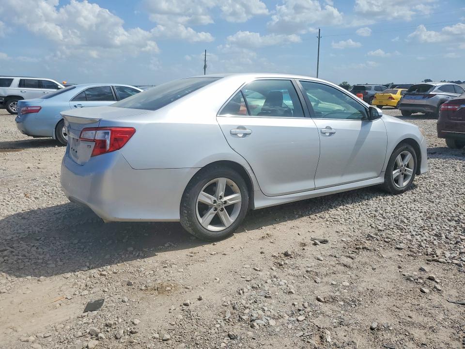 63006636 :رقم المزاد ، 4T1BF1FK1EU453562 vin ، 2014 Toyota Camry مزاد بيع
