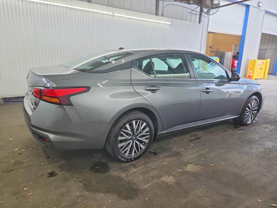 61687256 :رقم المزاد ، 1N4BL4DW5TN330459 vin ، 2026 Nissan Altima مزاد بيع