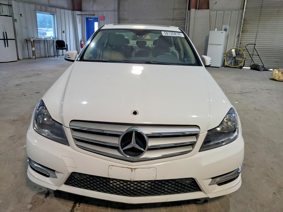 Продажа на аукционе авто 2013 Mercedes-benz C, vin: WDDGF8AB5DR281635, номер лота: 59135816