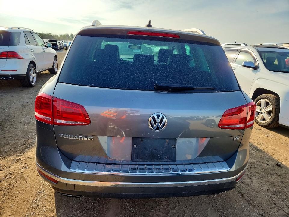 59732856 :رقم المزاد ، WVGEF9BP5GD003641 vin ، 2016 Volkswagen Touareg مزاد بيع