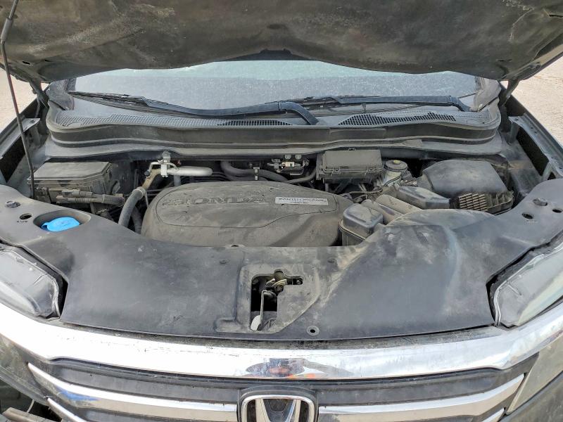 60168636 :رقم المزاد ، 5FNYF5H50HB038002 vin ، 2017 Honda Pilot مزاد بيع