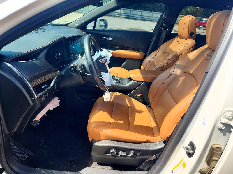60486146 :رقم المزاد ، 1GYFZDR45LF052944 vin ، 2020 Cadillac Xt4 مزاد بيع