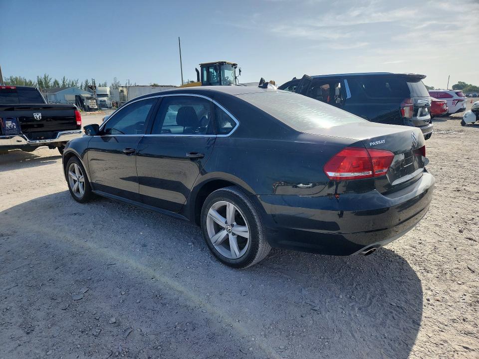 61401106 :رقم المزاد ، 1VWBH7A32DC025227 vin ، 2013 Volkswagen Passat مزاد بيع