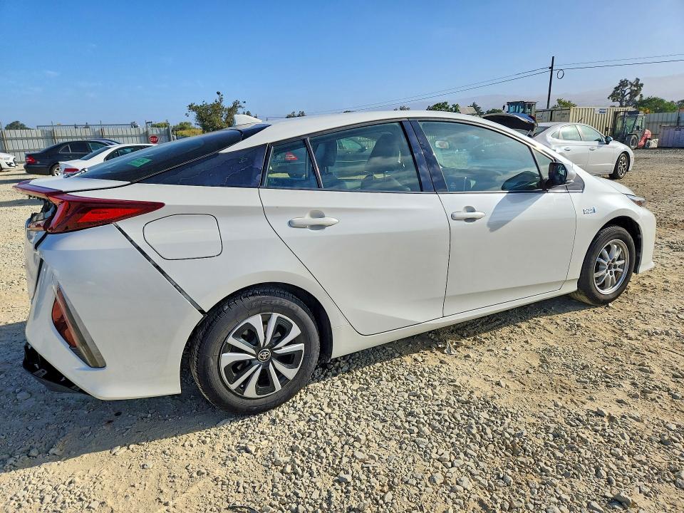 2017 Toyota Prius Prime მანქანა იყიდება აუქციონზე, vin: JTDKARFP9H3028923, აუქციონის ნომერი: 60524746
