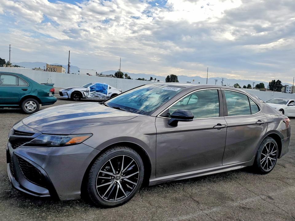 Продажа на аукционе авто 2021 Toyota Camry, vin: 4T1G11AK0MU416772, номер лота: 61032886