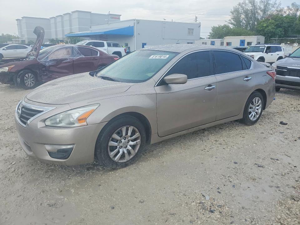 Продажа на аукционе авто 2015 Nissan Altima, vin: 1N4AL3AP6FN891325, номер лота: 61619016