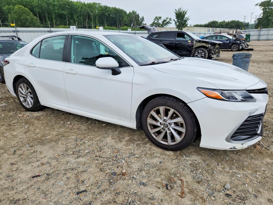 Продаж на аукціоні авто 2022 Toyota Camry, vin: 4T1C11AK5NU660059, номер лоту: 61877096