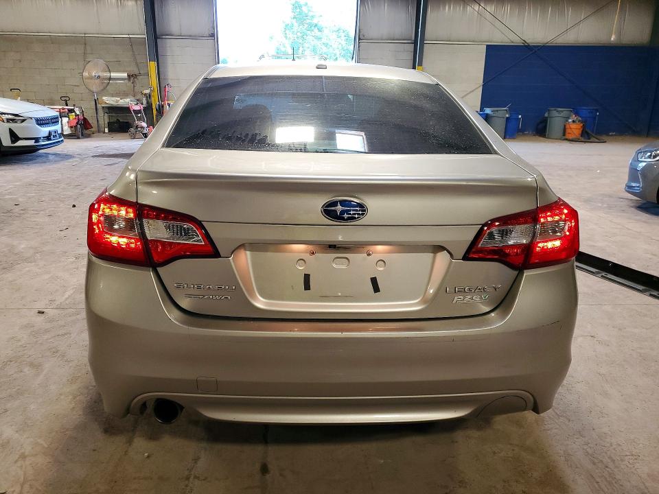 61747006 :رقم المزاد ، 4S3BNAN67F3042802 vin ، 2015 Subaru Legacy مزاد بيع