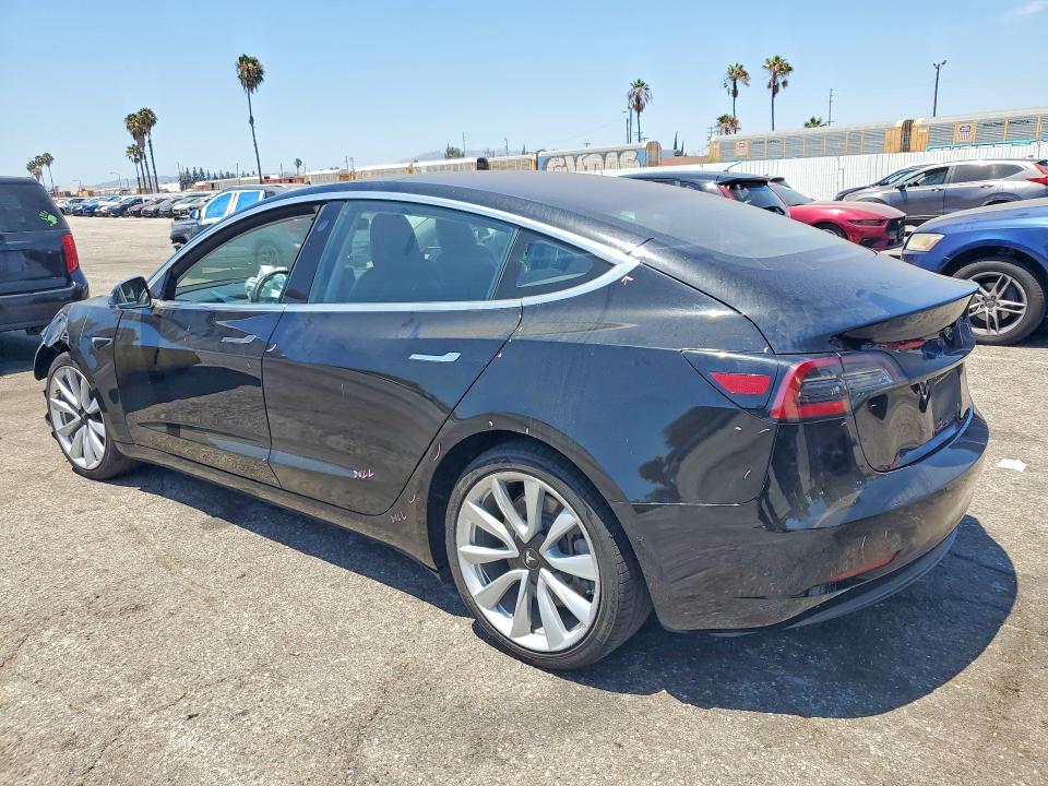 Продажа на аукционе авто 2018 Tesla Model 3, vin: 5YJ3E1EA0JF033962, номер лота: 62145036