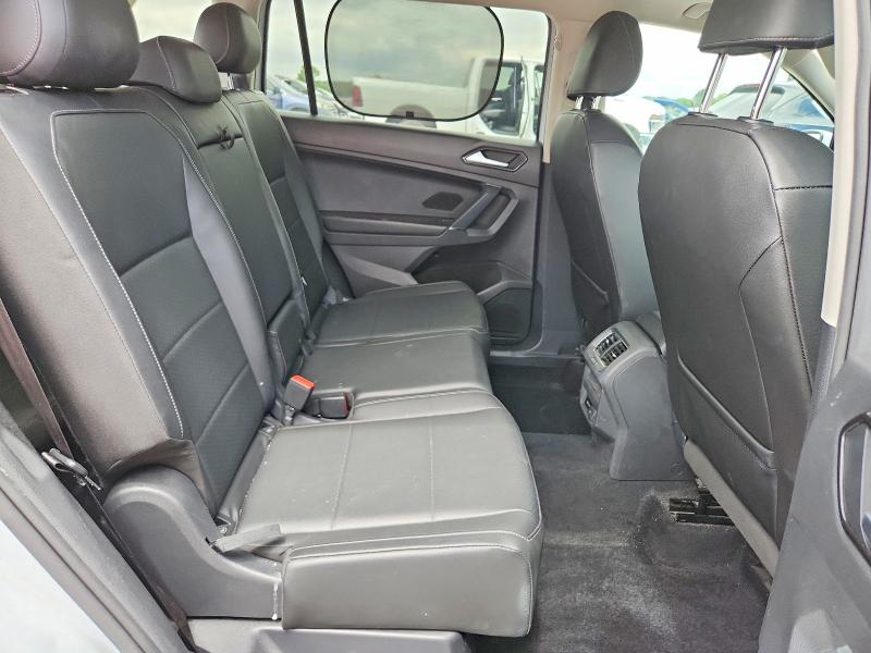 Продажа на аукционе авто 2018 Volkswagen Tiguan, vin: 3VV3B7AX4JM104681, номер лота: 61017756