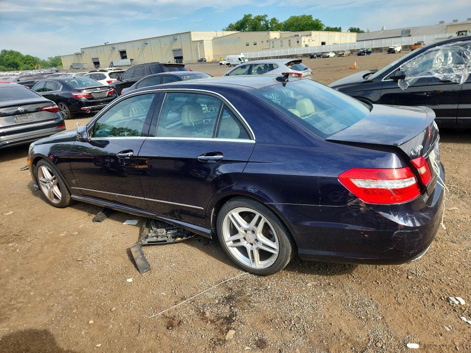 60926396 :رقم المزاد ، WDDHF8HB5BA368277 vin ، 2011 Mercedes-benz E مزاد بيع
