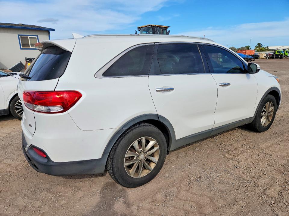 60705846 :رقم المزاد ، 5XYPG4A35HG286153 vin ، 2017 Kia Sorento مزاد بيع