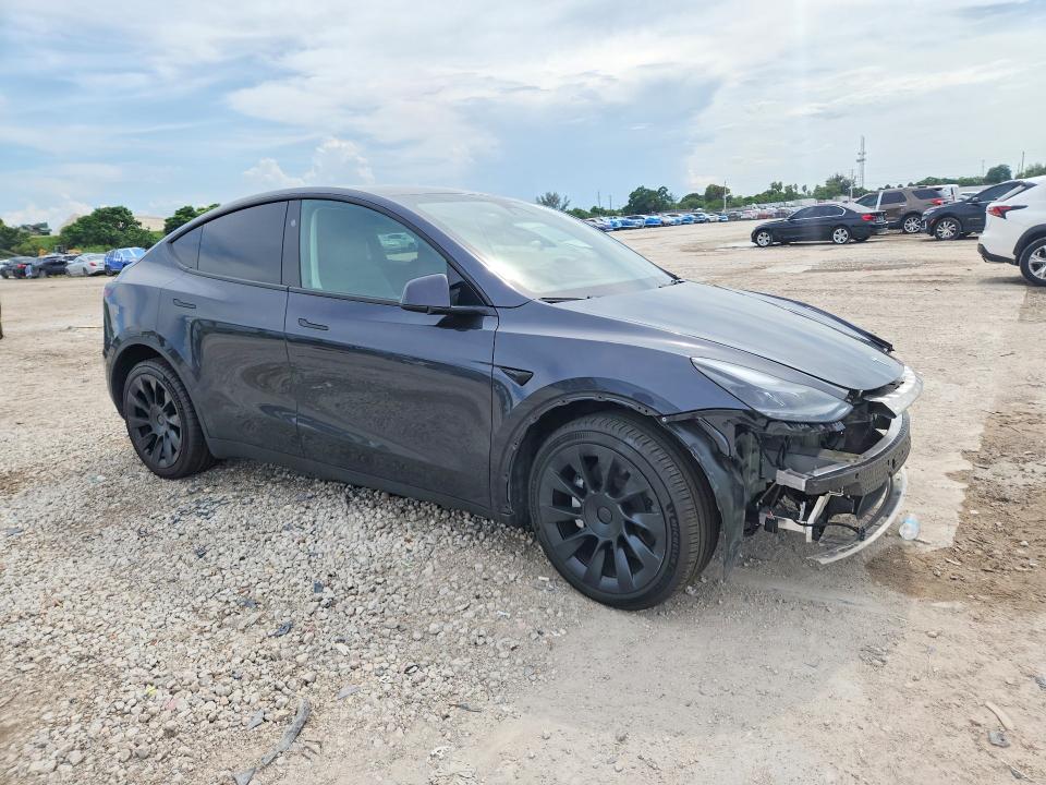 2024 Tesla Model Y მანქანა იყიდება აუქციონზე, vin: 7SAYGDED9RF056098, აუქციონის ნომერი: 62392216