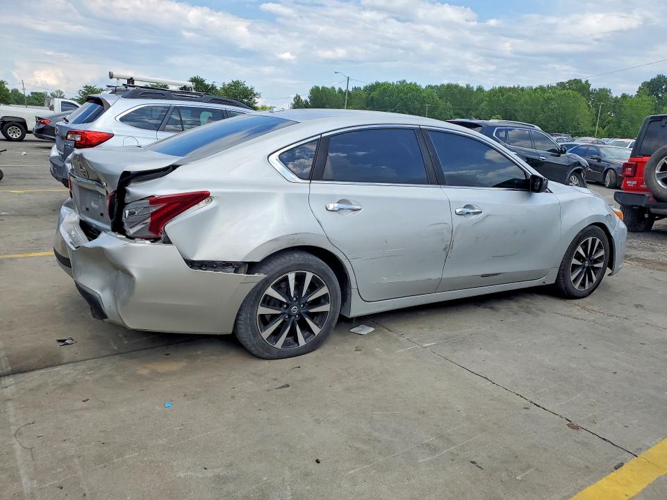 Продаж на аукціоні авто 2018 Nissan Altima, vin: 1N4AL3AP3JC124780, номер лоту: 61131446