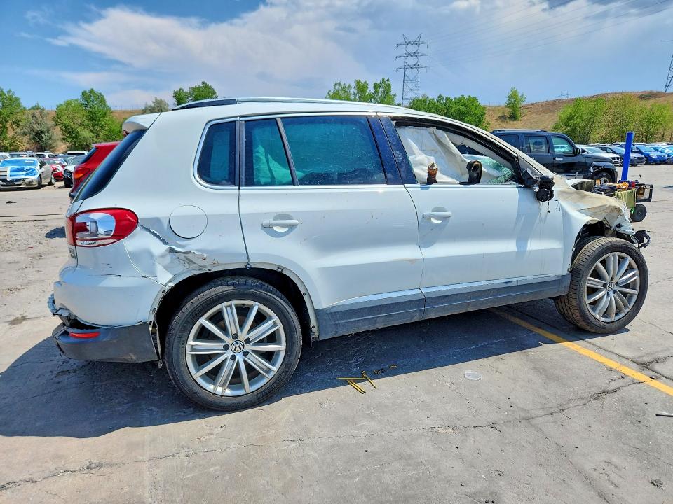2015 Volkswagen Tiguan მანქანა იყიდება აუქციონზე, vin: WVGBV7AX2FW507773, აუქციონის ნომერი: 63502716