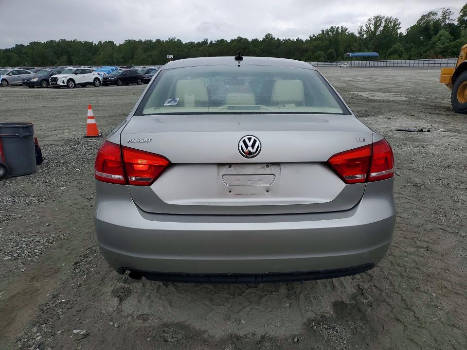 Продажа на аукционе авто 2014 Volkswagen Passat, vin: 1VWAT7A37EC111158, номер лота: 62342296