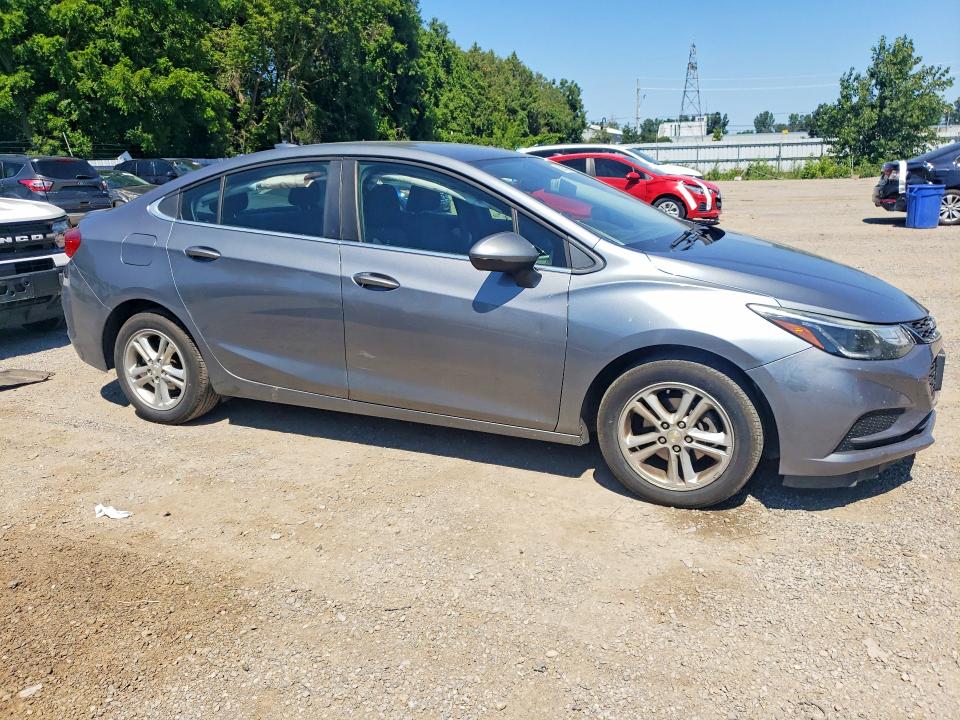 62900206 :رقم المزاد ، 1G1BE5SM2J7245696 vin ، 2018 Chevrolet Cruze مزاد بيع