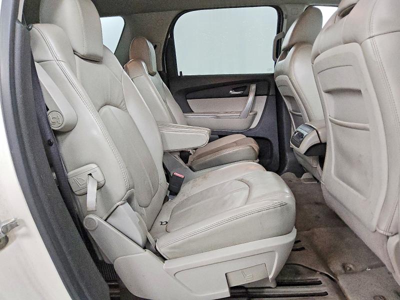 58656626 :رقم المزاد ، 1GKLRMED2AJ255562 vin ، 2010 Gmc Acadia مزاد بيع