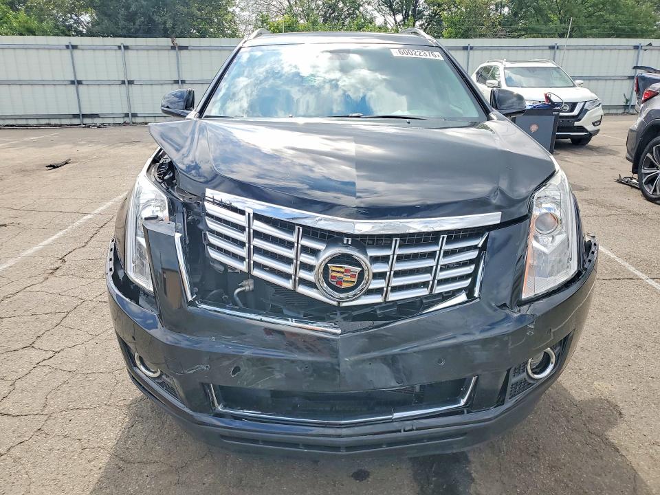 60022376 :رقم المزاد ، 3GYFNDE37FS638800 vin ، 2015 Cadillac Srx مزاد بيع